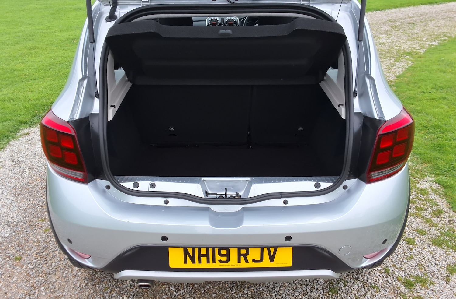 Used Dacia Sandero Stepway 2019 for sale - 76483262: Photo 8