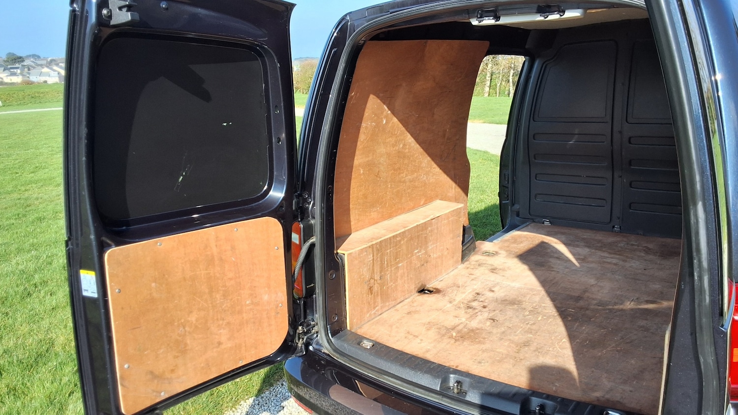 Used Volkswagen Caddy Maxi 2015 for sale - 77750302: Photo 11