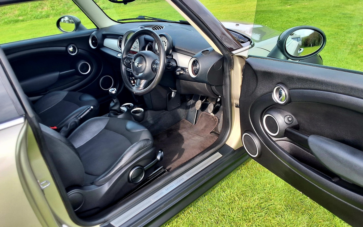 Used MINI Hatch 2010 for sale - 76143939: Photo 14