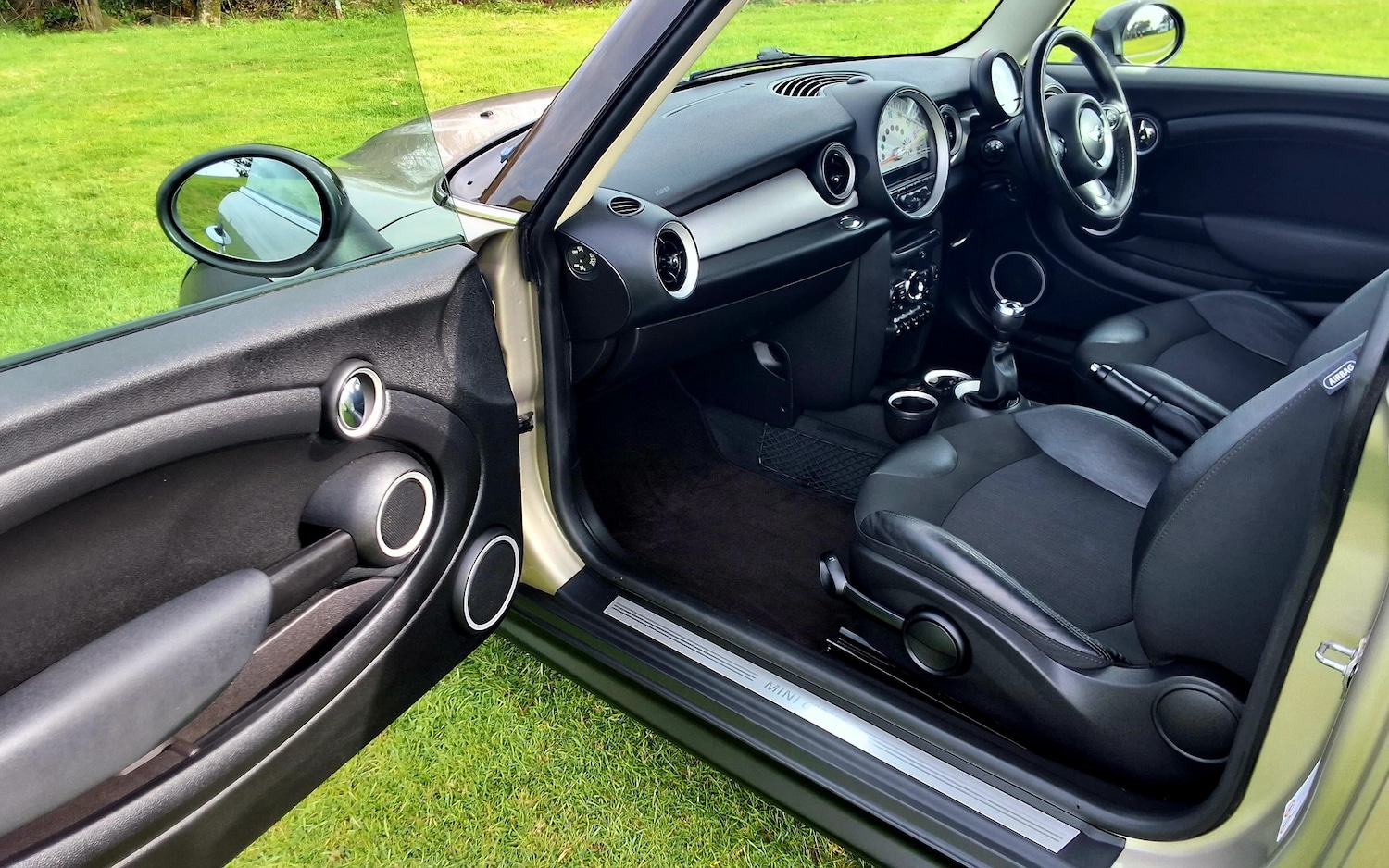 Used MINI Hatch 2010 for sale - 76143939: Photo 18