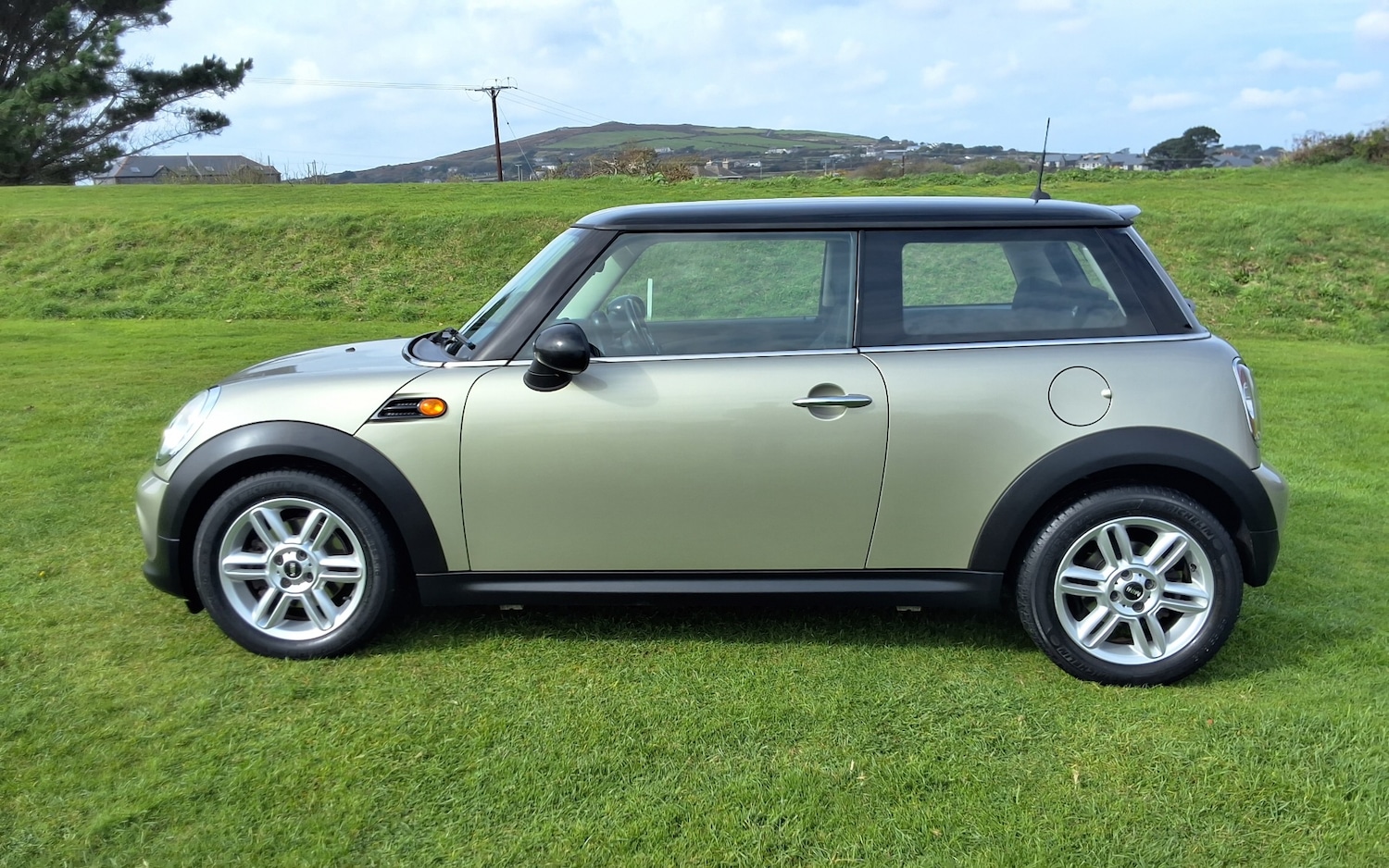 Used MINI Hatch 2010 for sale - 76143939: Photo 3