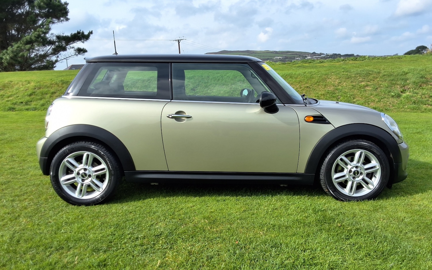 Used MINI Hatch 2010 for sale - 76143939: Photo 4