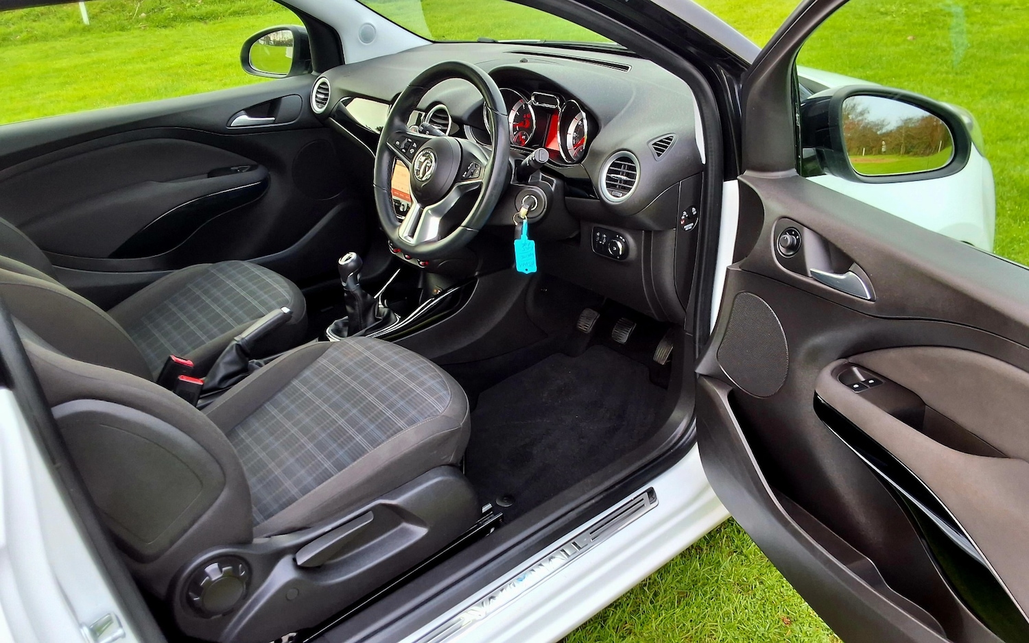 Used Vauxhall ADAM 2015 for sale - 76515146: Photo 15