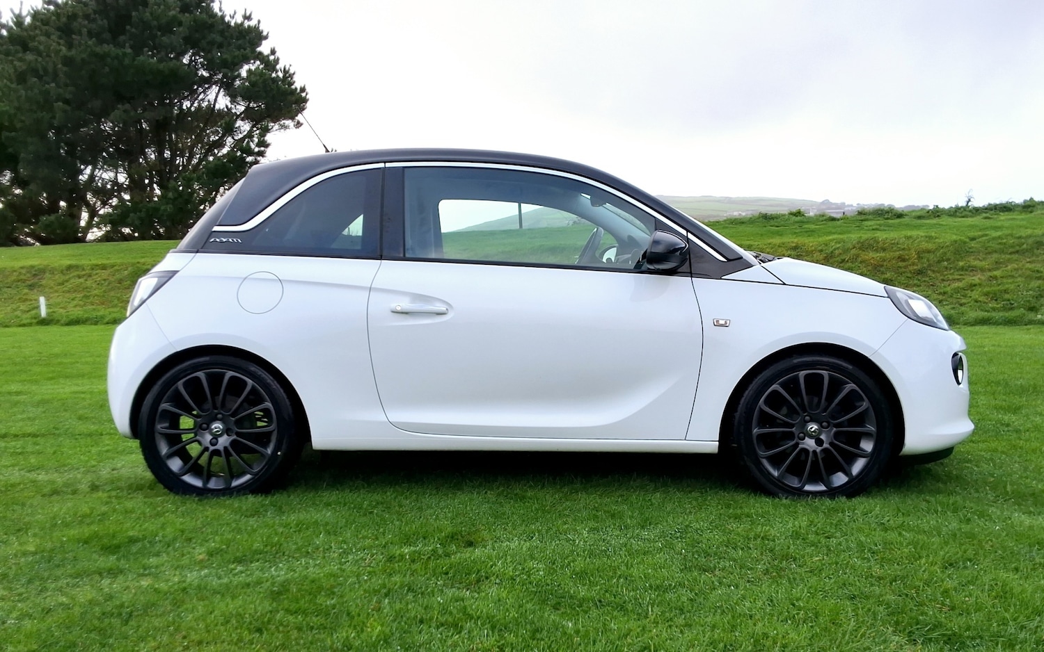 Used Vauxhall ADAM 2015 for sale - 76515146: Photo 4