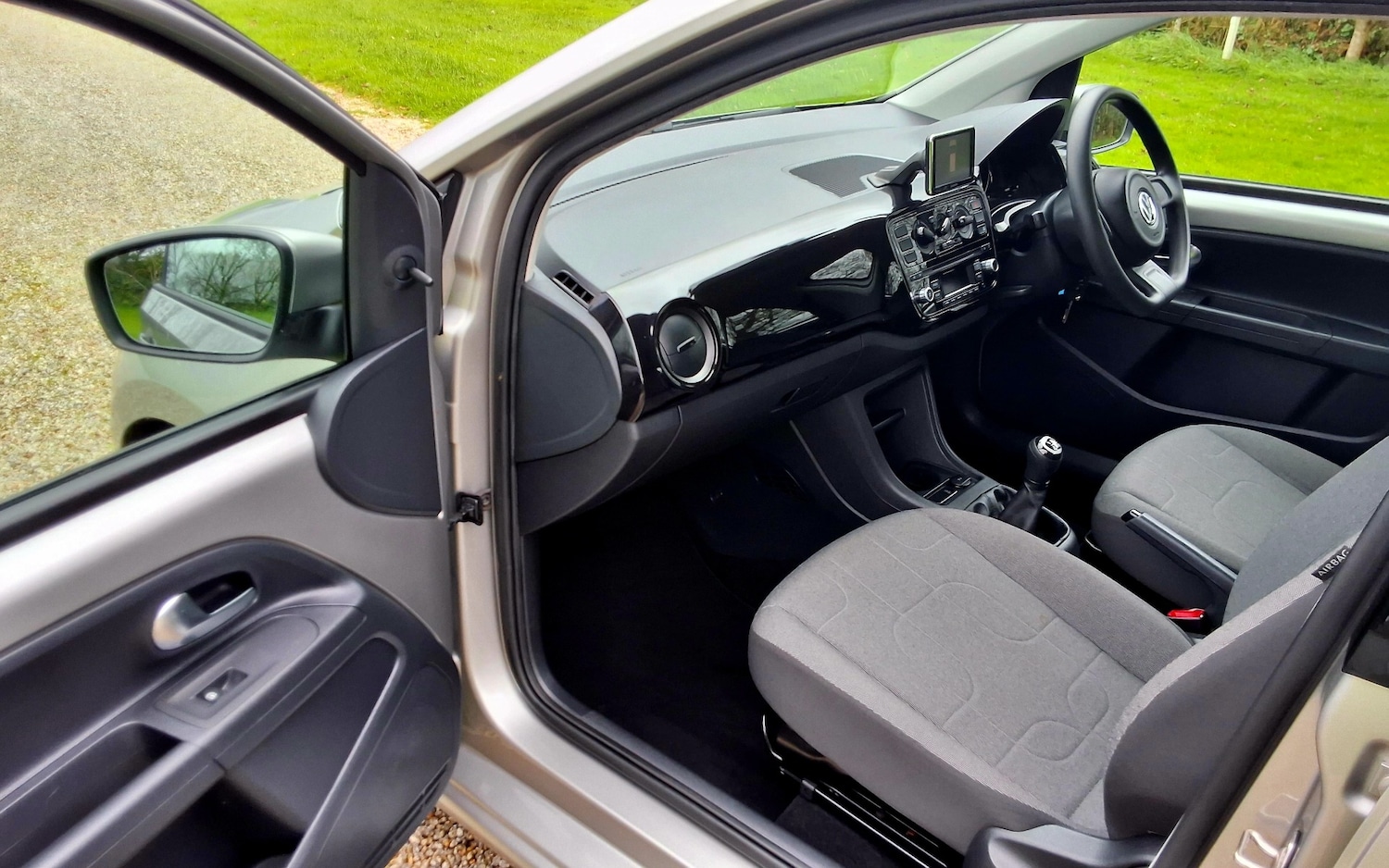 Used Volkswagen up! 2015 for sale - 76543110: Photo 22