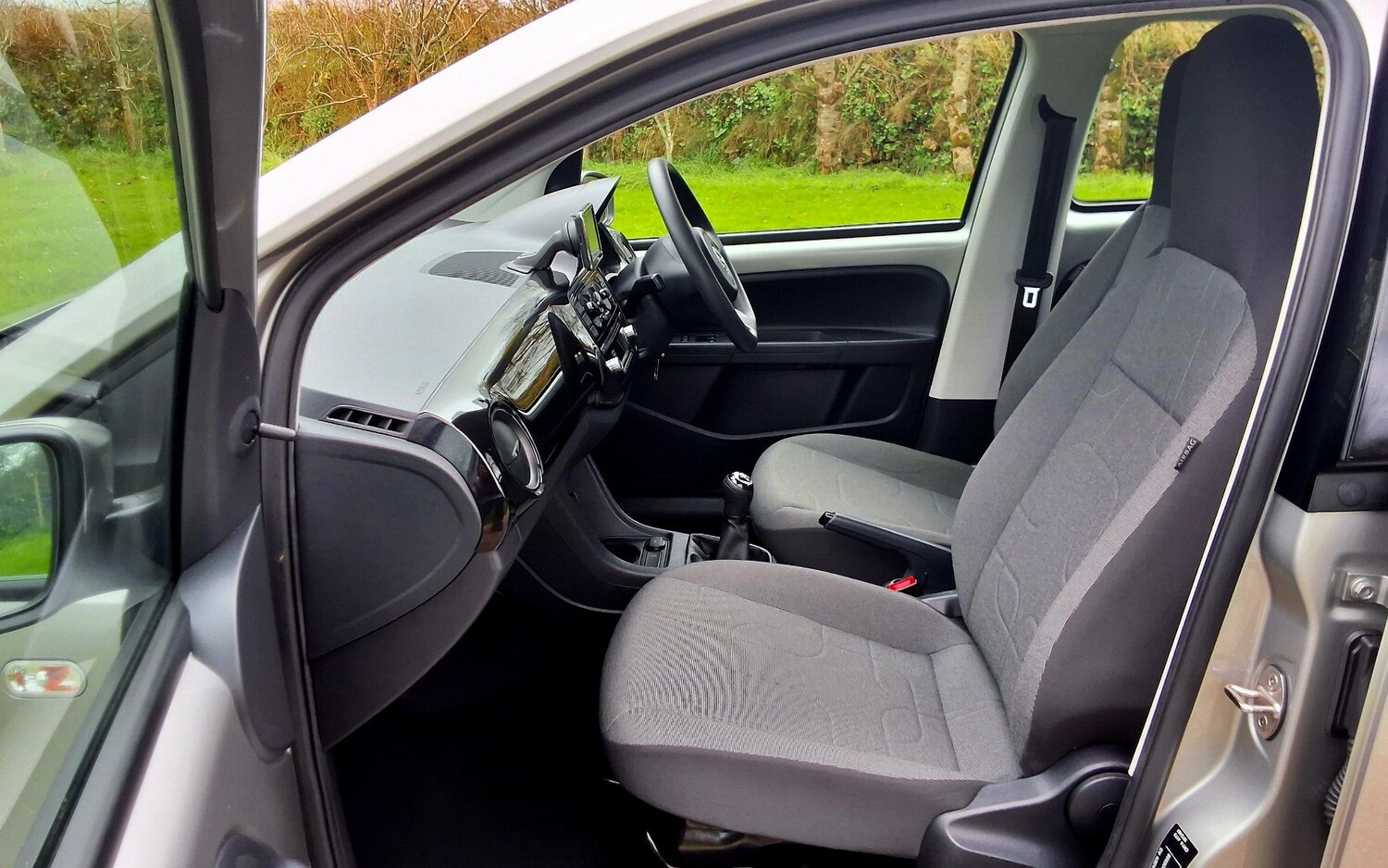 Used Volkswagen up! 2015 for sale - 76543110: Photo 23