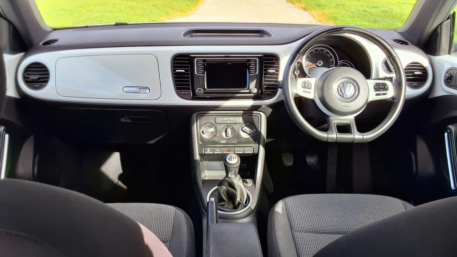 Used Volkswagen Beetle 2015 for sale - 77649115: Photo 18