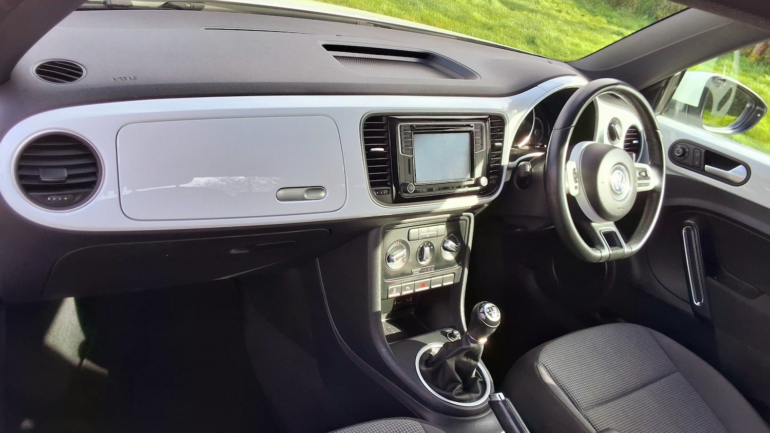 Used Volkswagen Beetle 2015 for sale - 77649115: Photo 19