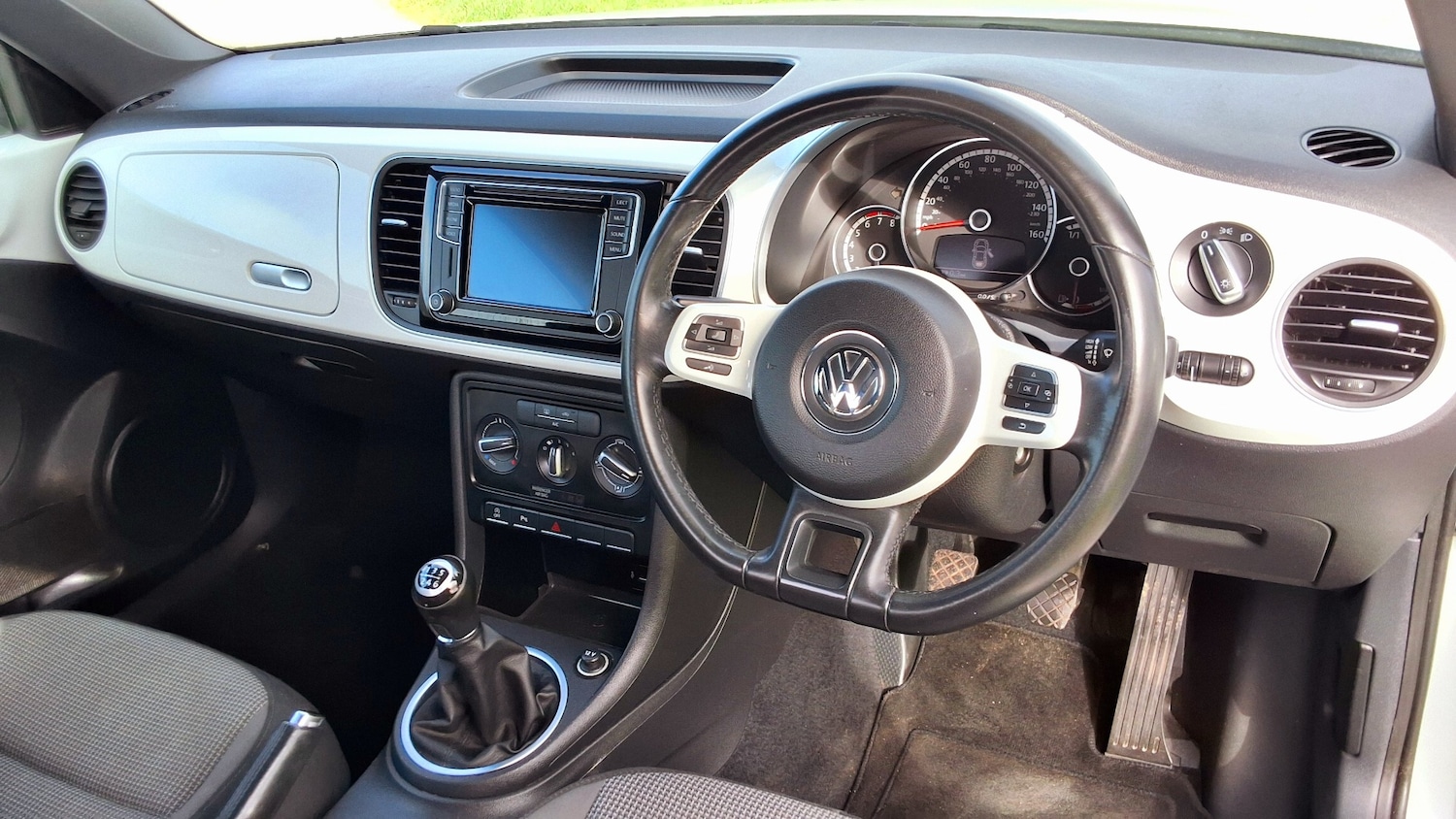 Used Volkswagen Beetle 2015 for sale - 77649115: Photo 26