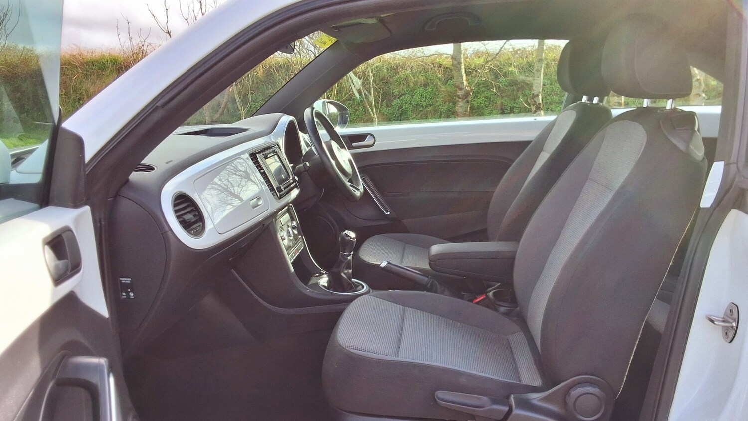 Used Volkswagen Beetle 2015 for sale - 77649115: Photo 27