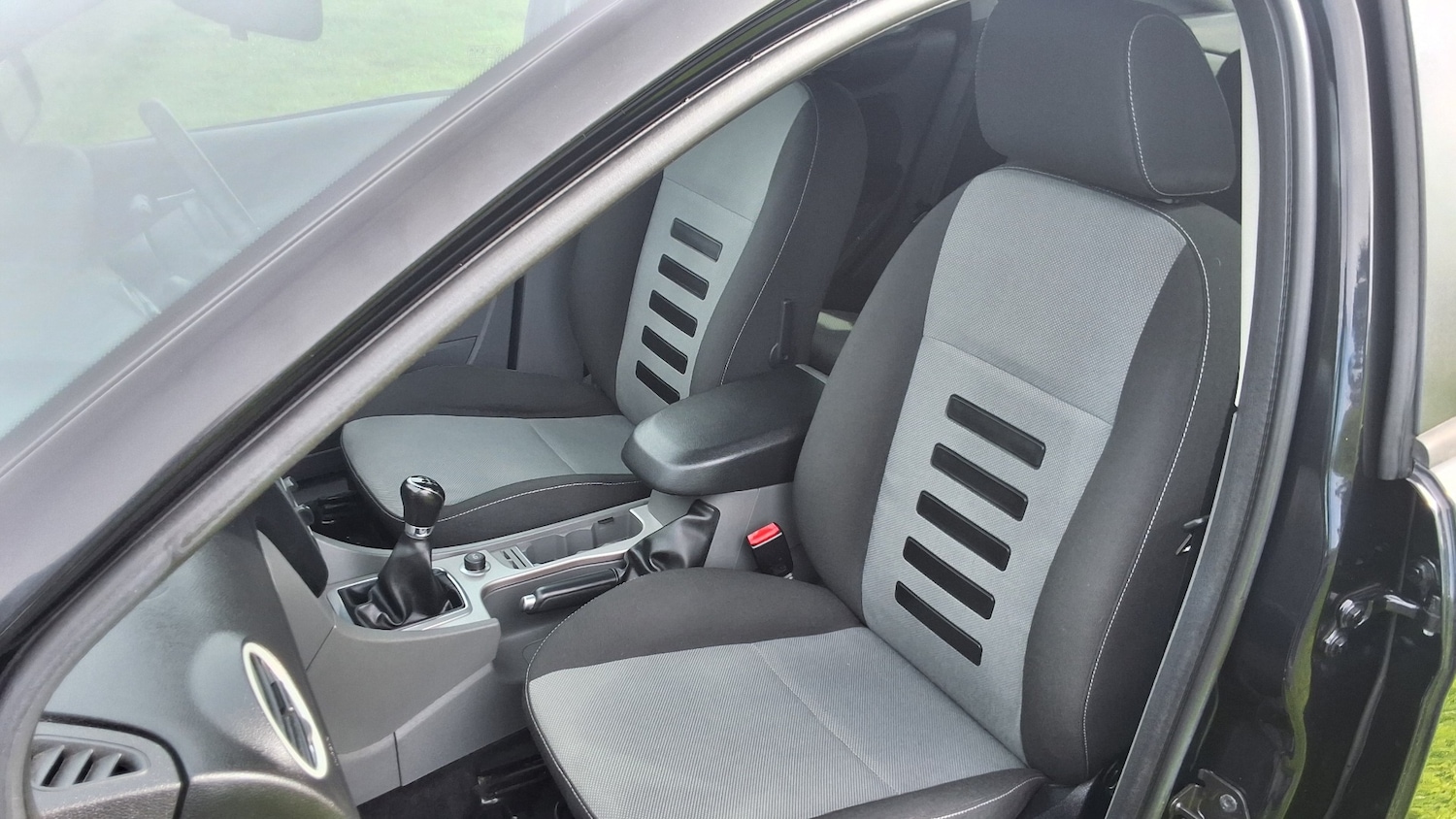 Used Ford Focus 2010 for sale - 78183232: Photo 23