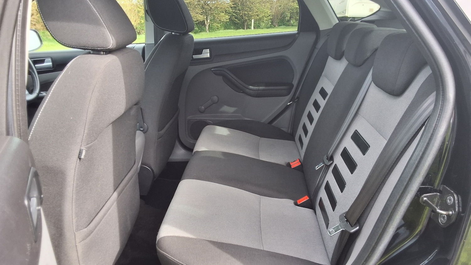 Used Ford Focus 2010 for sale - 78183232: Photo 24