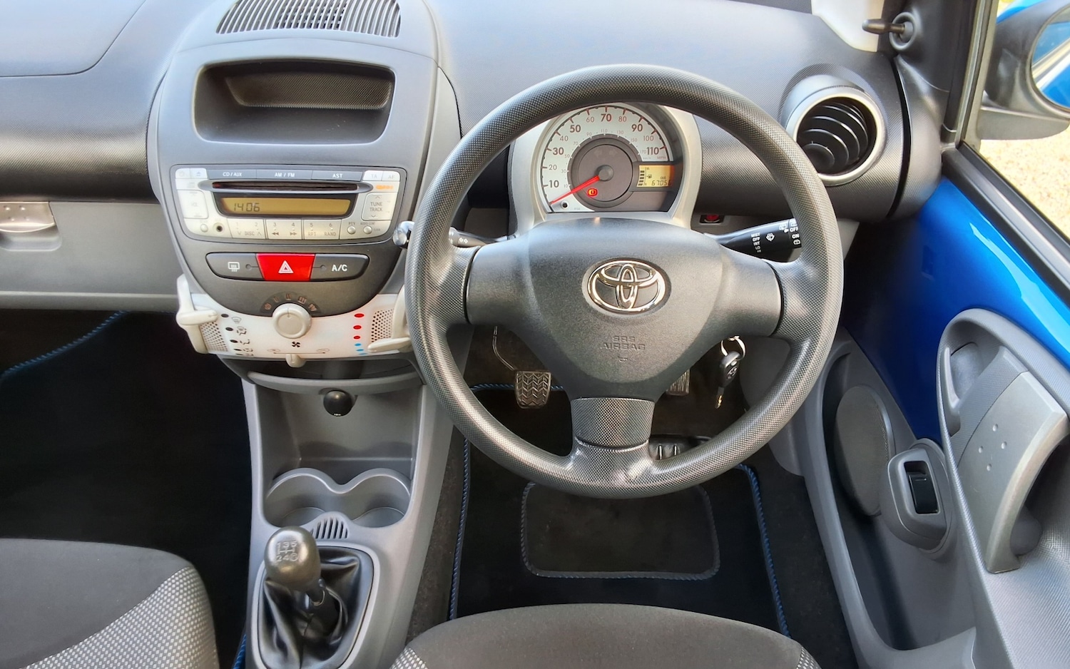 Used Toyota AYGO 2010 for sale - 76933347: Photo 15