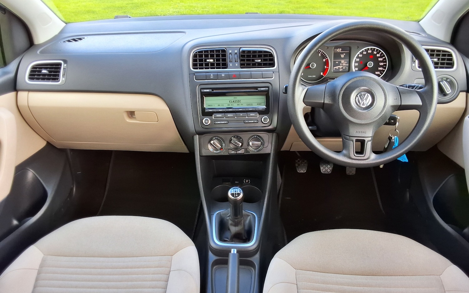 Used Volkswagen Polo 2010 for sale - 76626703: Photo 15