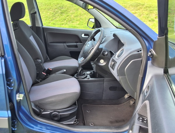 Used Ford Fusion 2010 for sale - 76130350: Photo 17