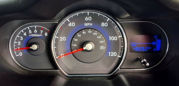 Used Hyundai i10 2013 for sale - 76220337: Photo 15
