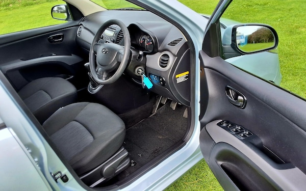 Used Hyundai i10 2013 for sale - 76220337: Photo 18