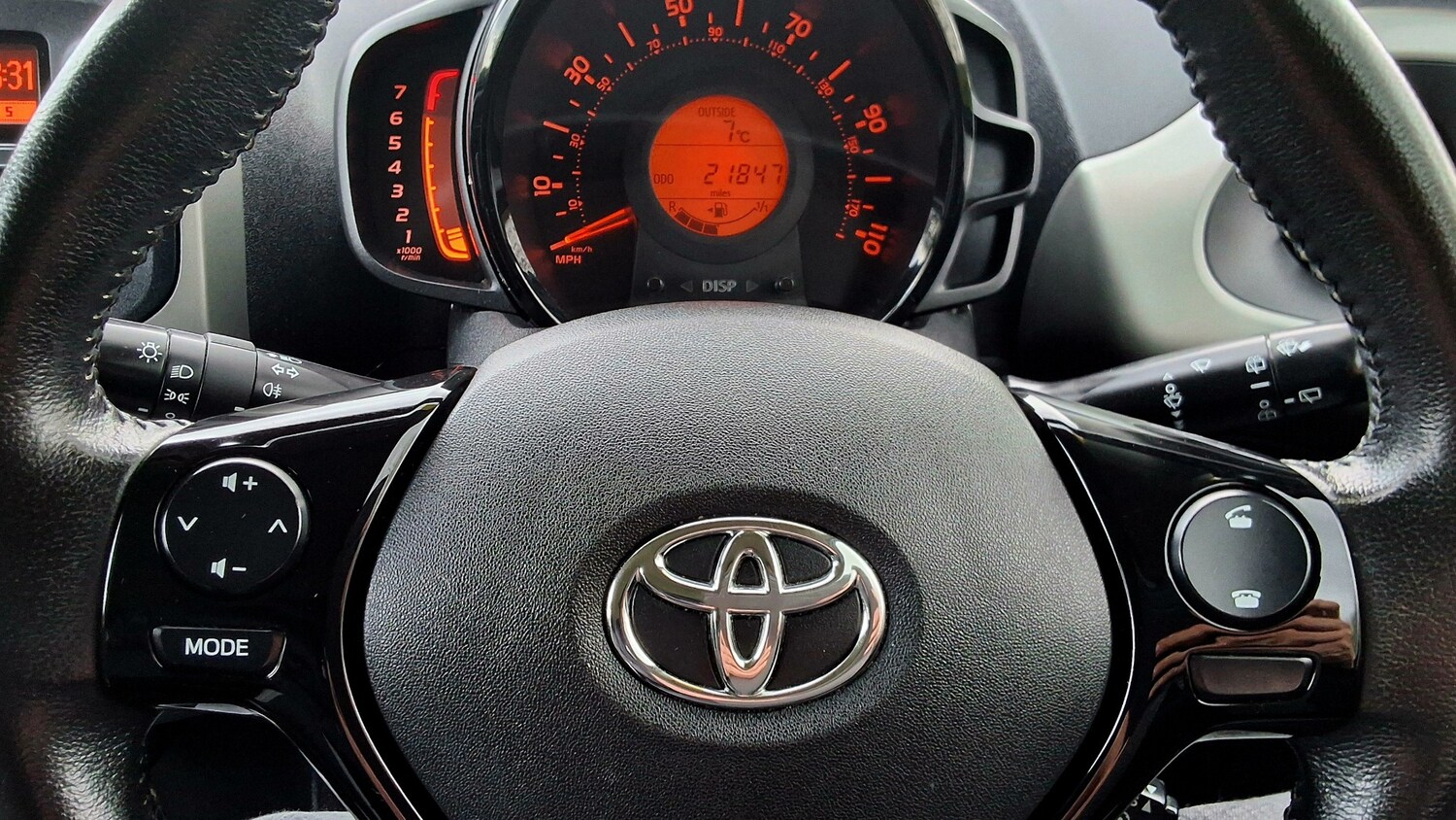 Used Toyota AYGO 2017 for sale - 77873693: Photo 18