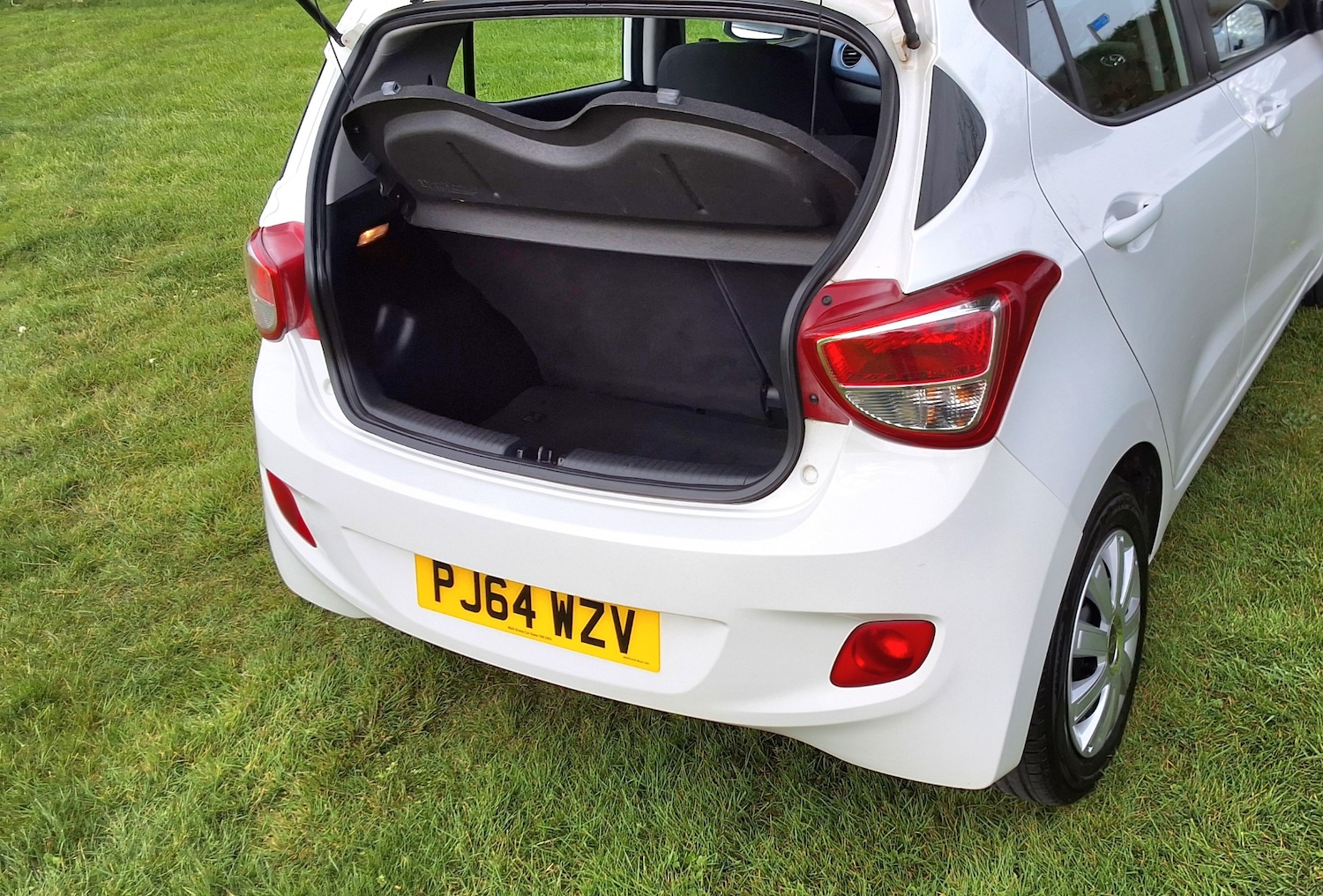 Used Hyundai i10 2014 for sale - 78155521: Photo 9