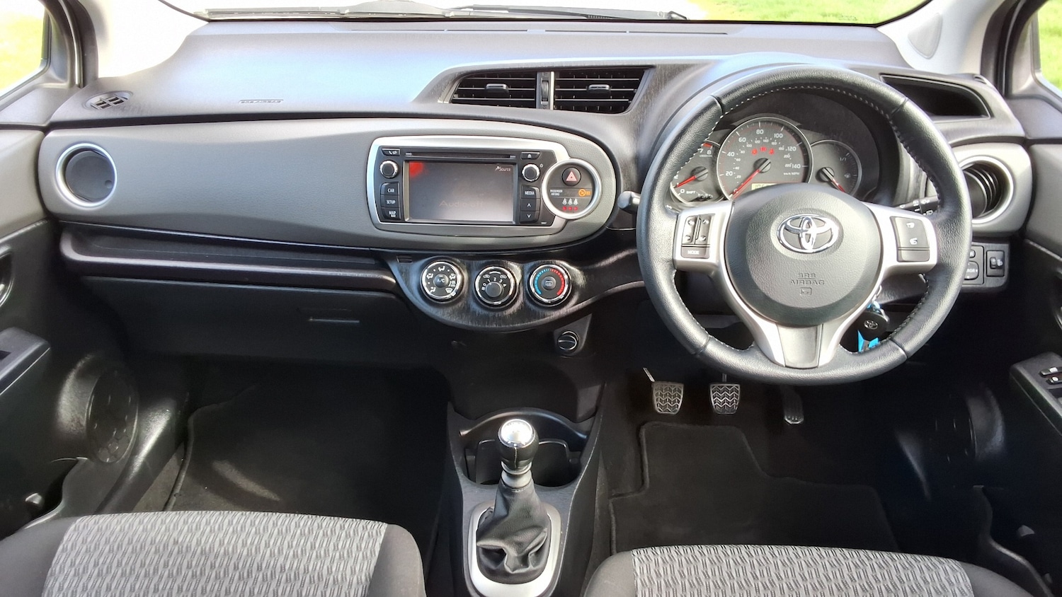 Used Toyota Yaris 2014 for sale - 77916229: Photo 15