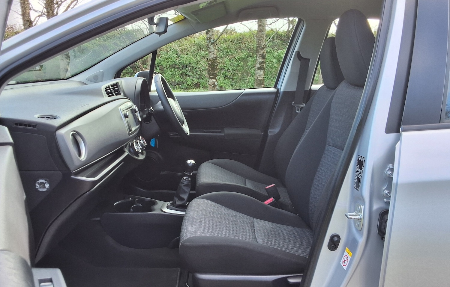 Used Toyota Yaris 2014 for sale - 77916229: Photo 24