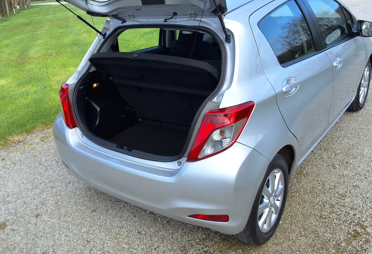 Used Toyota Yaris 2014 for sale - 77916229: Photo 8