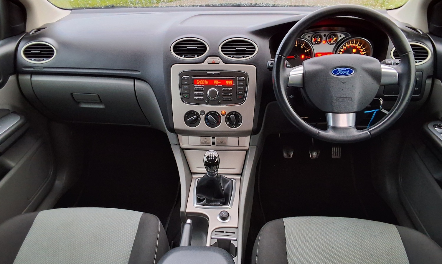 Used Ford Focus 2010 for sale - 76830448: Photo 14