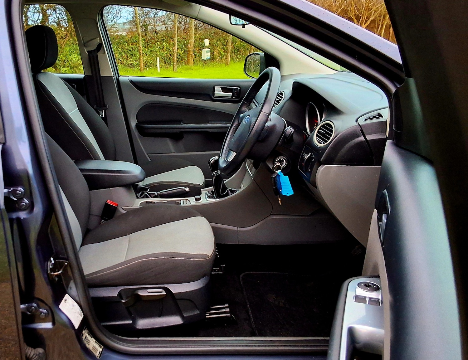 Used Ford Focus 2010 for sale - 76830448: Photo 21