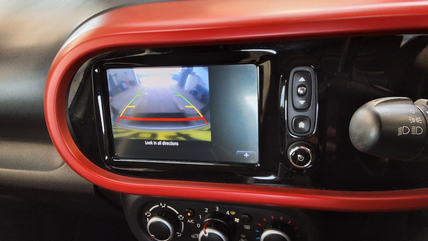 Used Renault Twingo 2015 for sale - 77851218: Photo 18