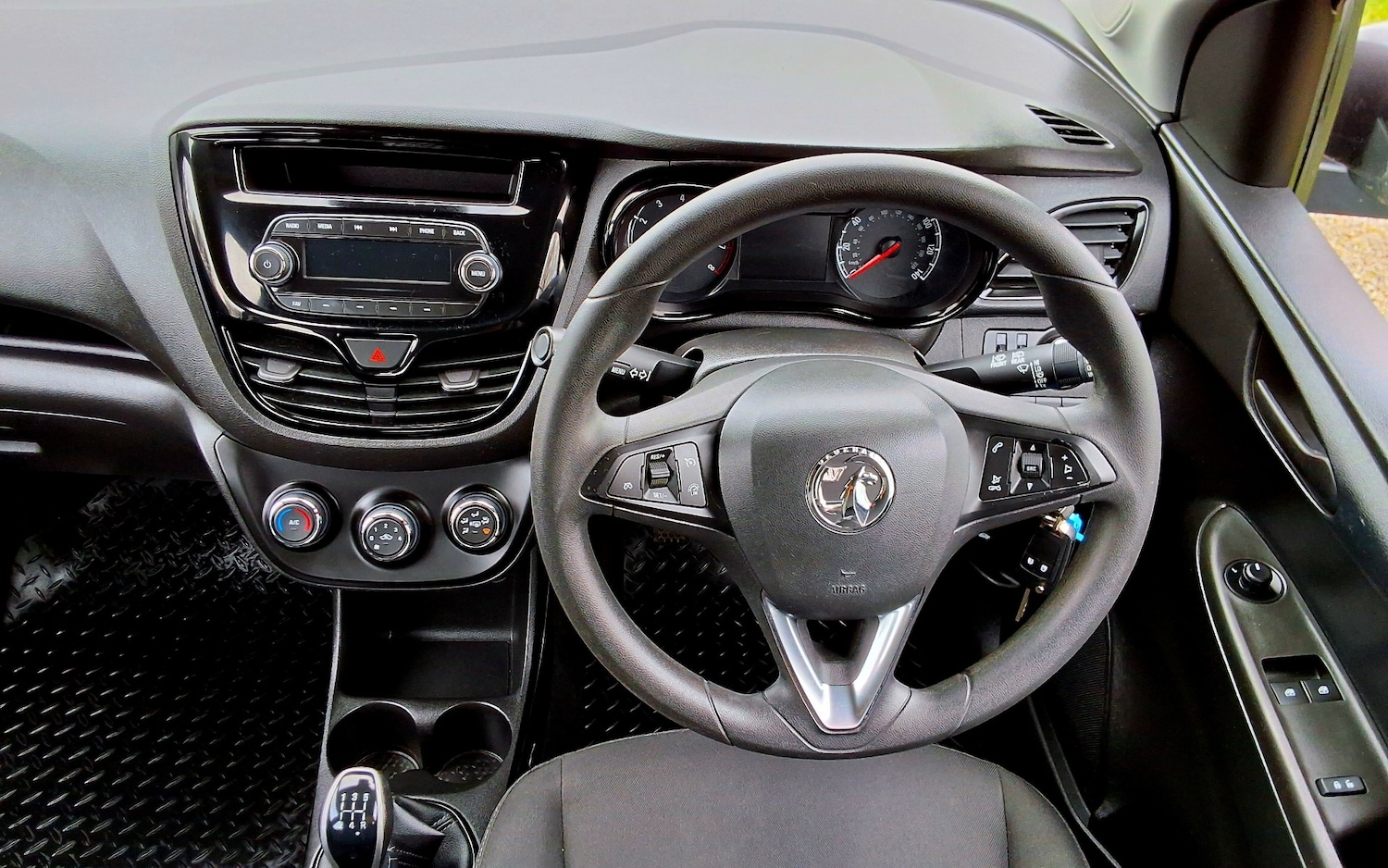 Used Vauxhall Viva 2016 for sale - 77047870: Photo 13