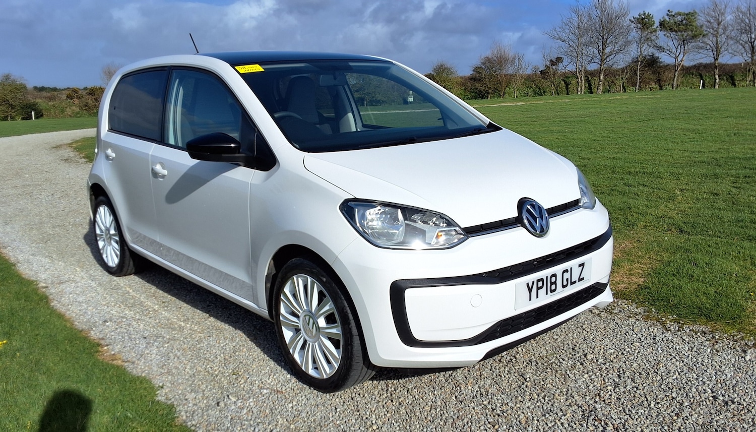 Used Volkswagen up! 2018 for sale - 77836741: Photo 2