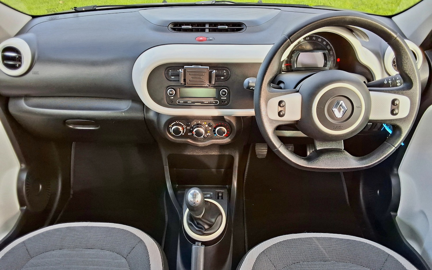 Used Renault Twingo 2018 for sale - 76490891: Photo 14