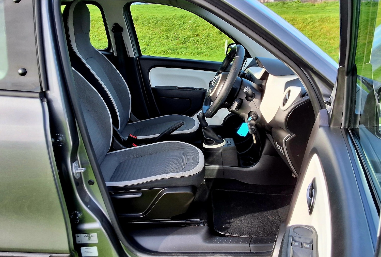 Used Renault Twingo 2018 for sale - 76490891: Photo 17