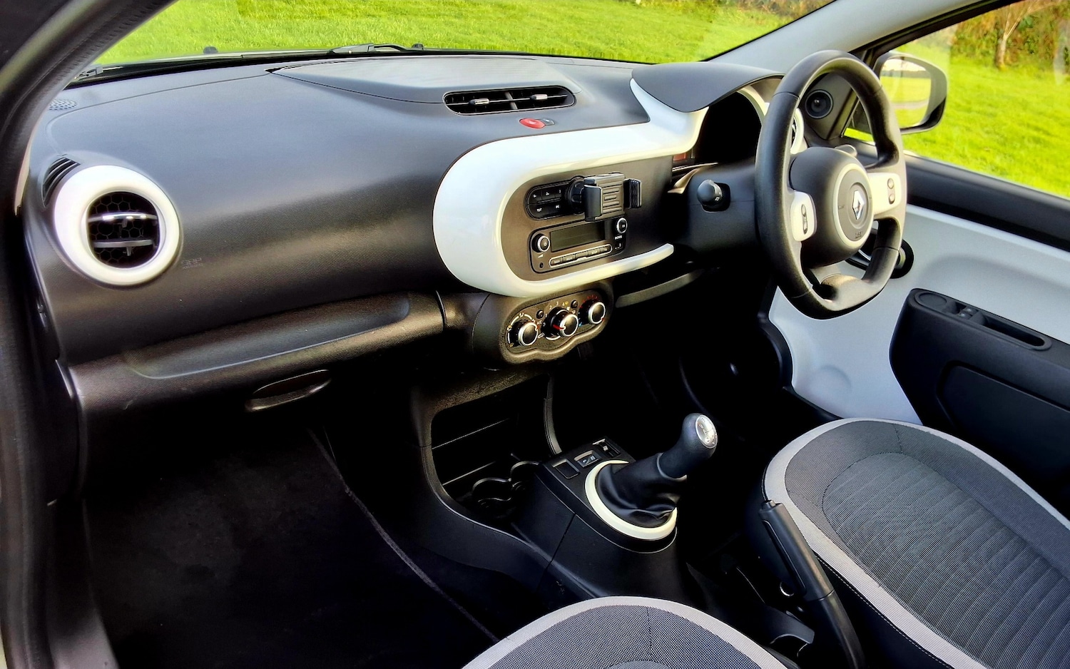 Used Renault Twingo 2018 for sale - 76490891: Photo 19