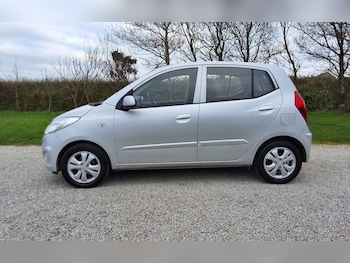 Used Hyundai i10 2013 for sale - 77063460: Photo