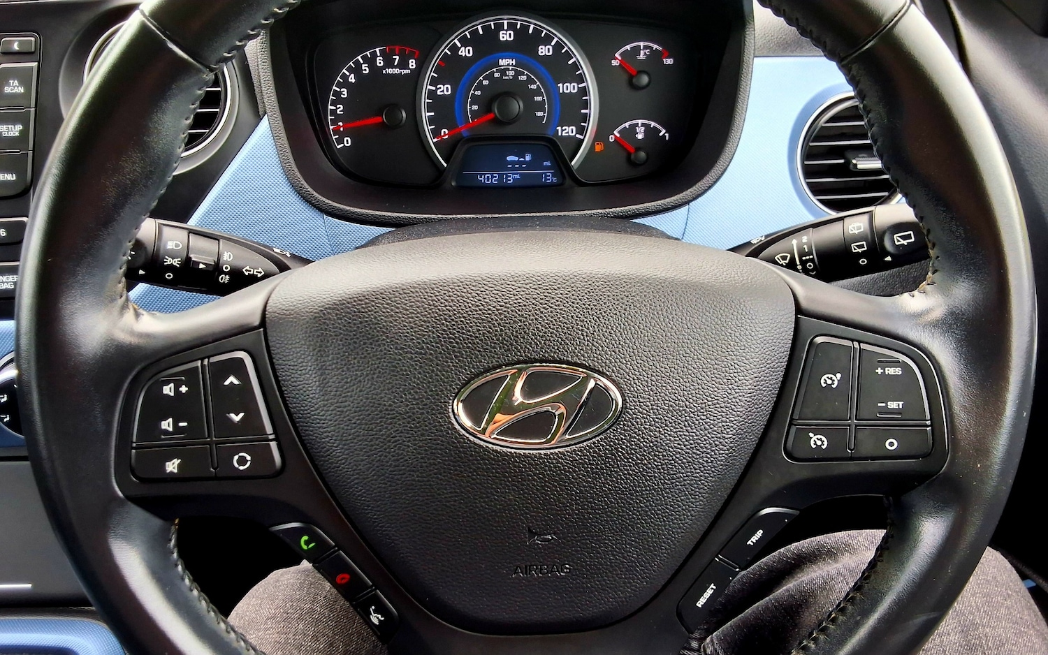 Used Hyundai i10 2014 for sale - 76347395: Photo 17