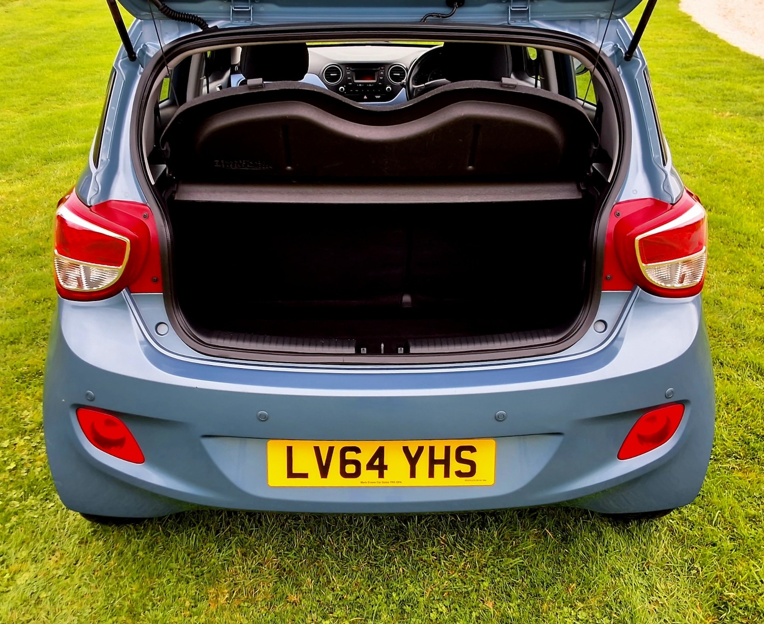 Used Hyundai i10 2014 for sale - 76347395: Photo 7