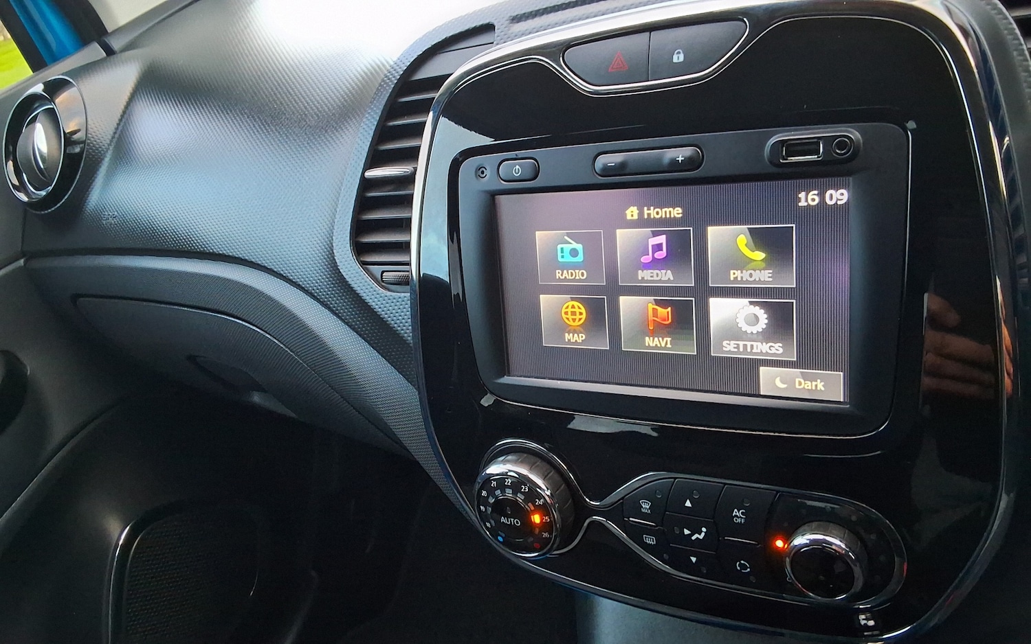 Used Renault Captur 2014 for sale - 76933339: Photo 15