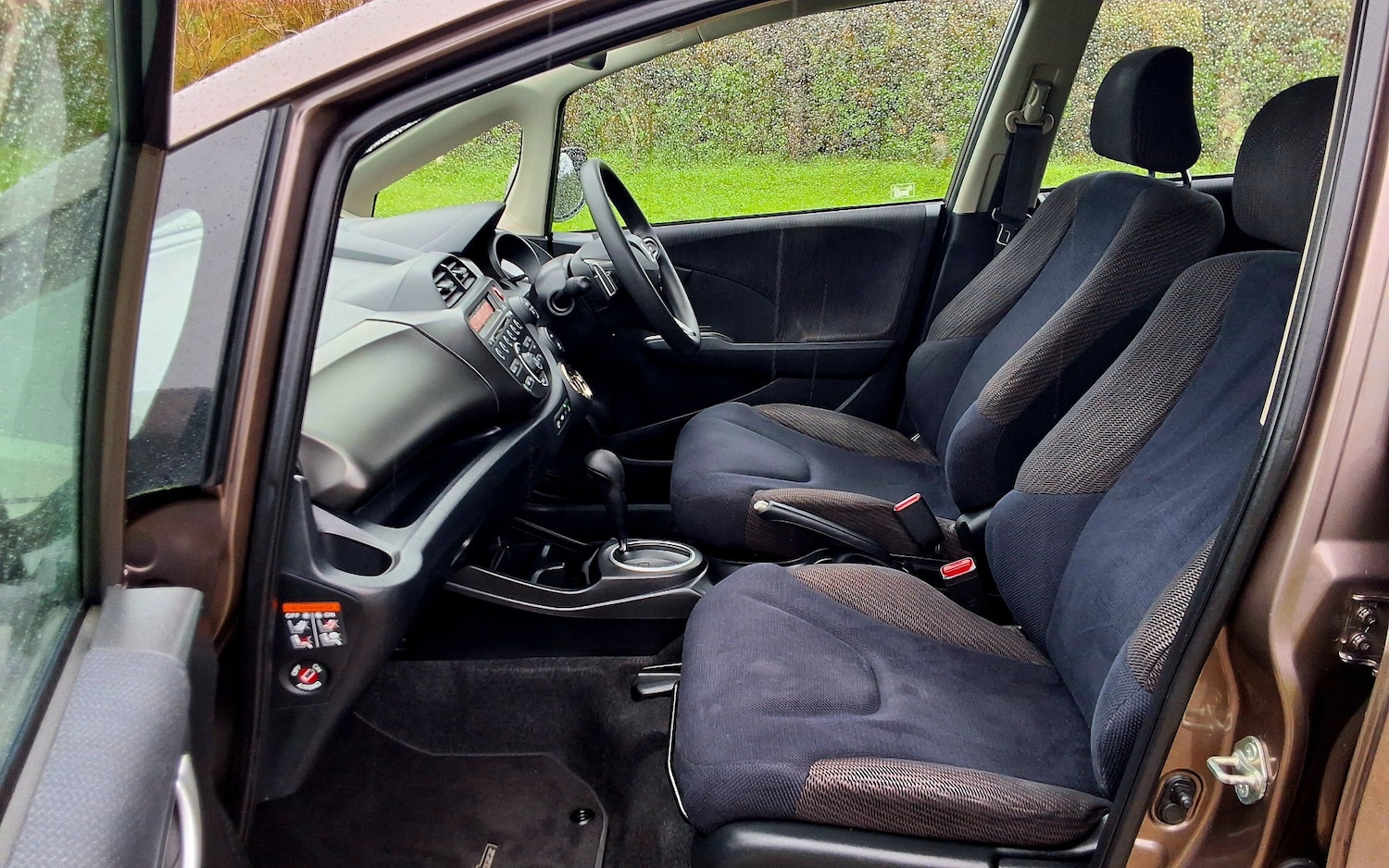 Used Honda Jazz 2011 for sale - 77022973: Photo 25