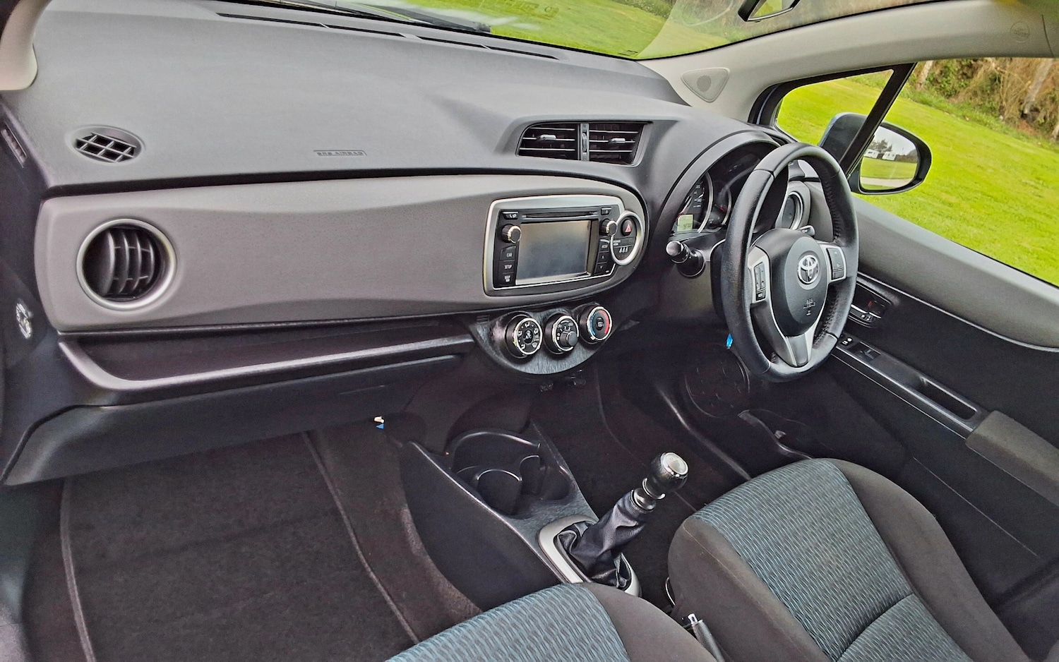 Used Toyota Yaris 2012 for sale - 76243962: Photo 21