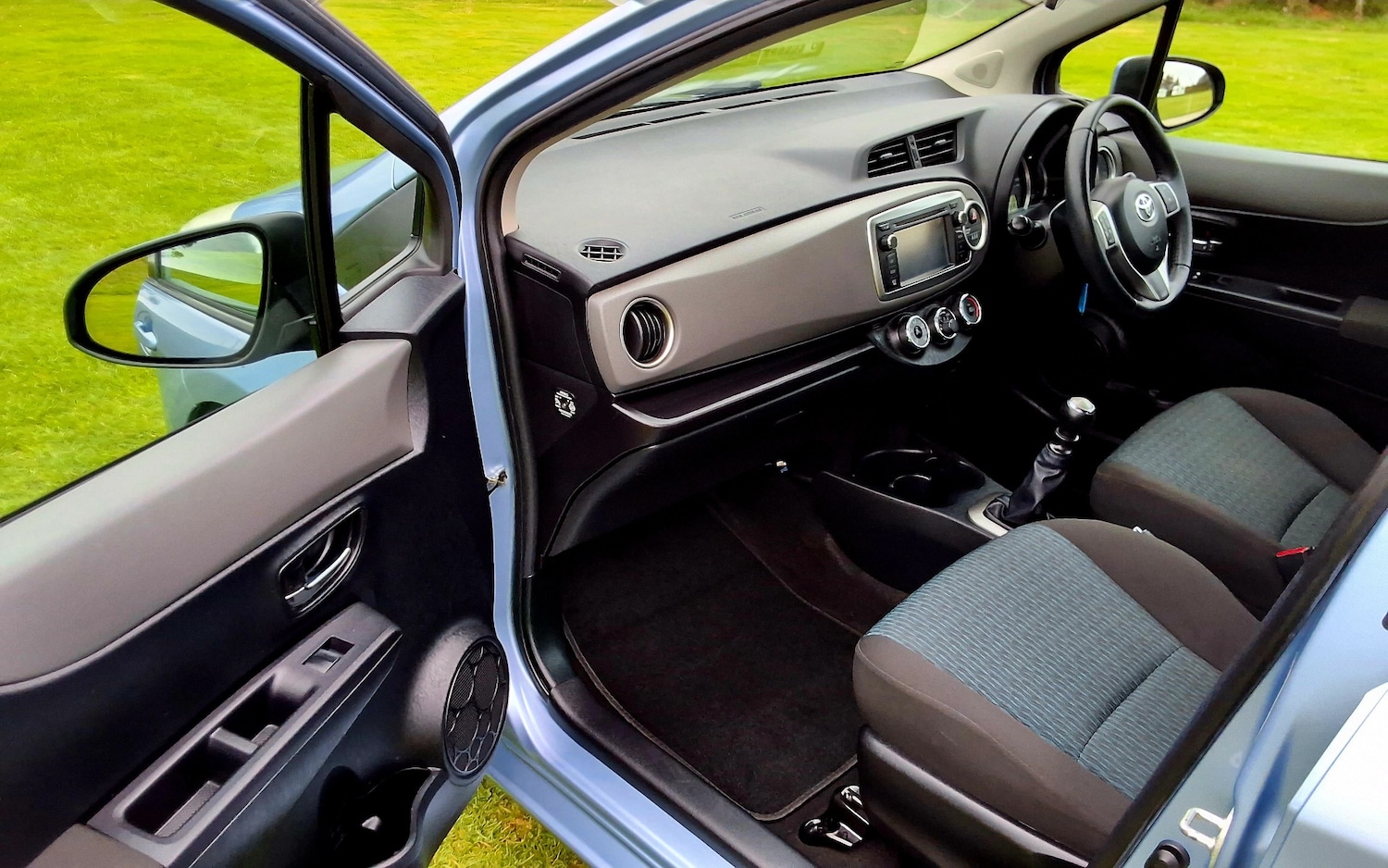 Used Toyota Yaris 2012 for sale - 76243962: Photo 22