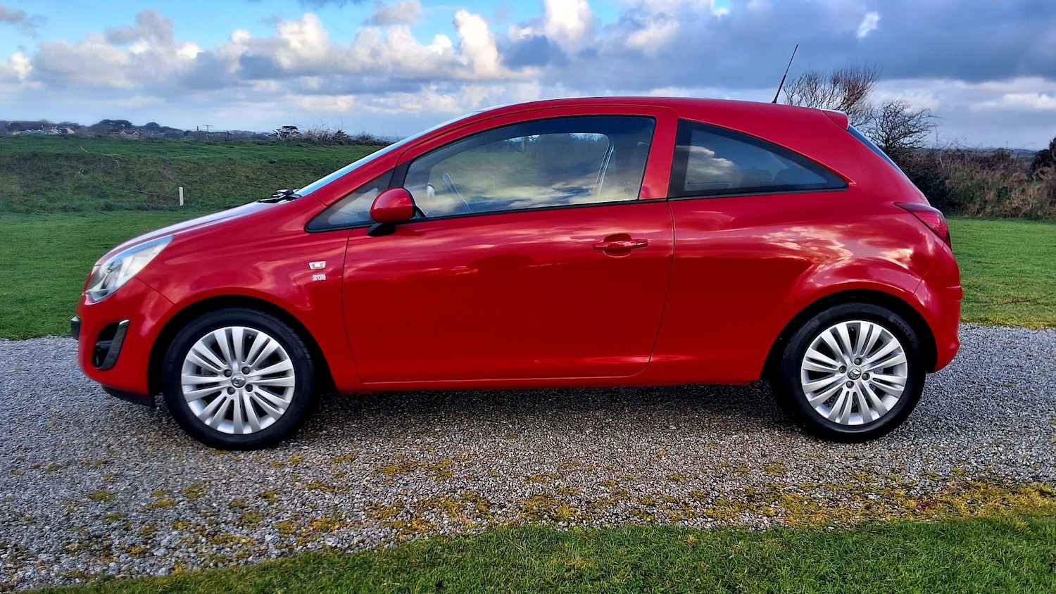 Used Vauxhall Corsa 2011 for sale - 77168114: Photo 3