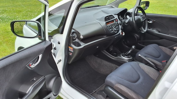 Used Honda Jazz 2015 for sale - 76274250: Photo 18