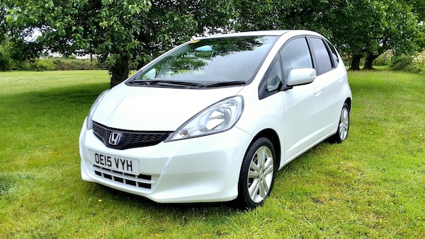 Used Honda Jazz 2015 for sale - 76274250: Photo 2