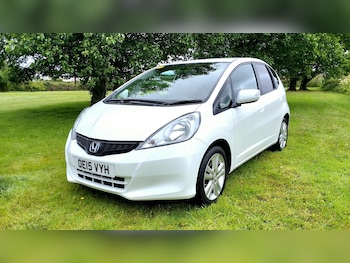 Used Honda Jazz 2015 for sale - 76274250: Photo 2