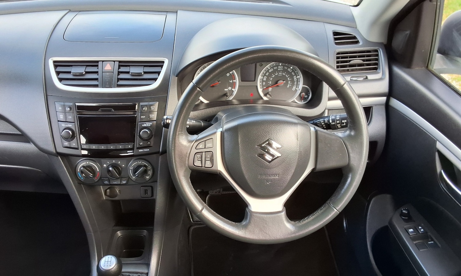 Used Suzuki Swift 2011 for sale - 77663705: Photo 15