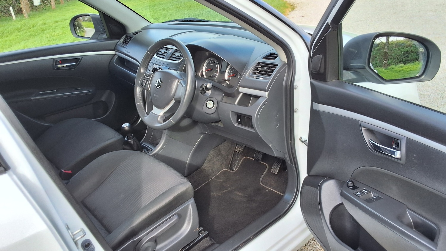 Used Suzuki Swift 2011 for sale - 77663705: Photo 17