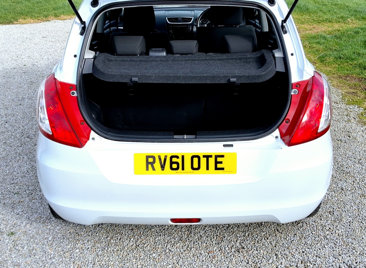 Used Suzuki Swift 2011 for sale - 77663705: Photo 8