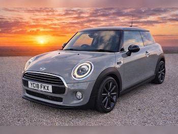 Used MINI Hatch 2018 for sale - 77329482: Photo