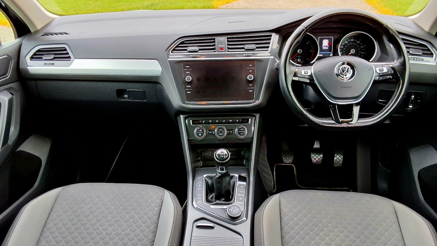 Used Volkswagen Tiguan 2017 for sale - 77247600: Photo 15